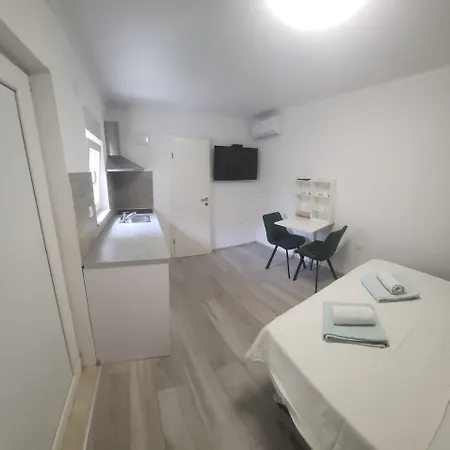 Apartment Ella
