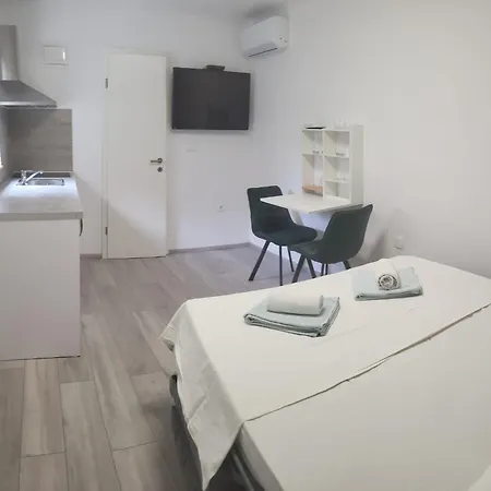 Apartment Ella Split